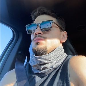 Meet your Posher, Thomas